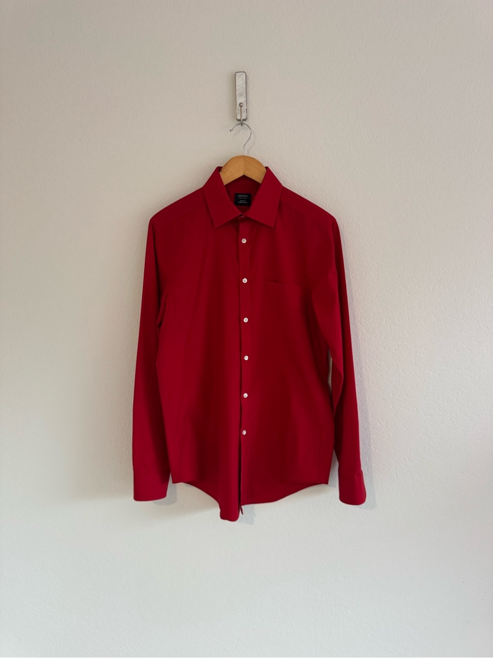 Men’s Size M Arrow Slim Fit Solid Red Dress Shirt